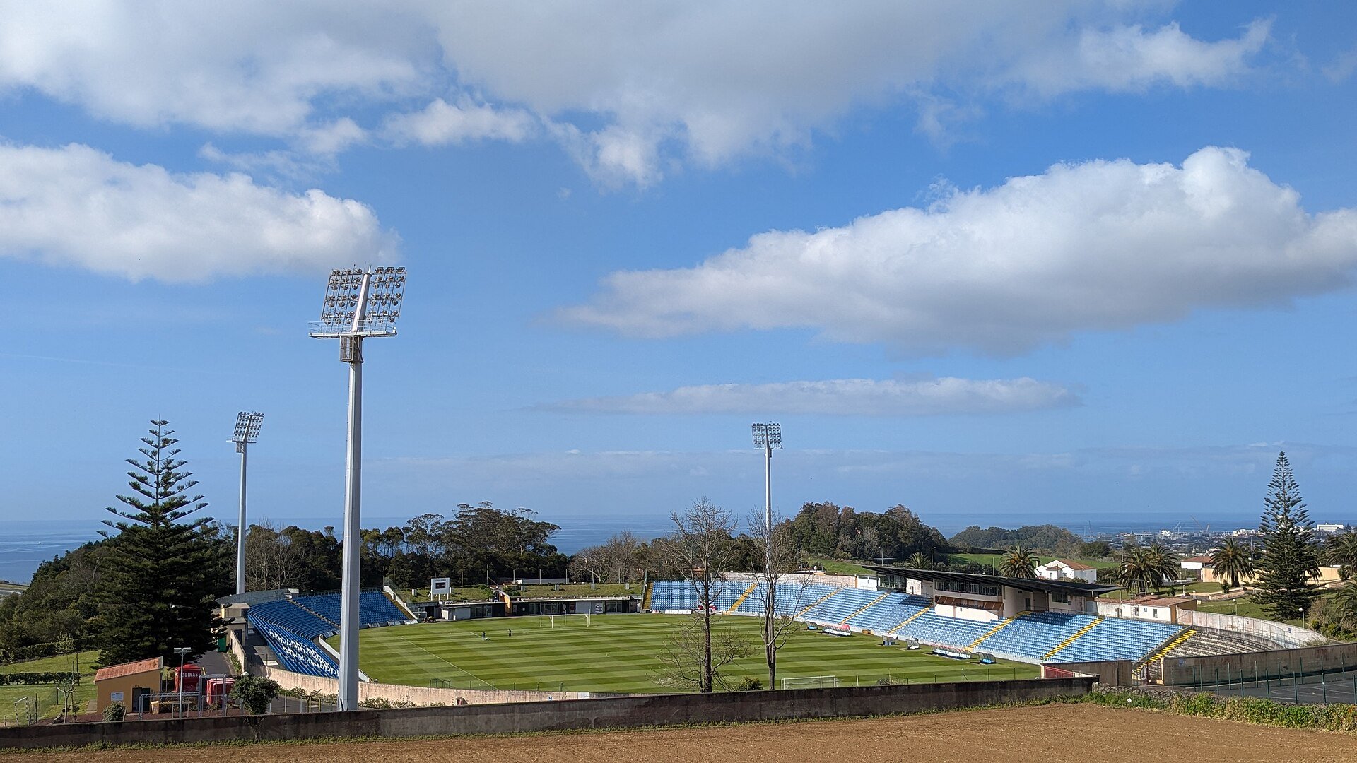 Estádio de São Miguel — Clube Desportivo Santa Clara